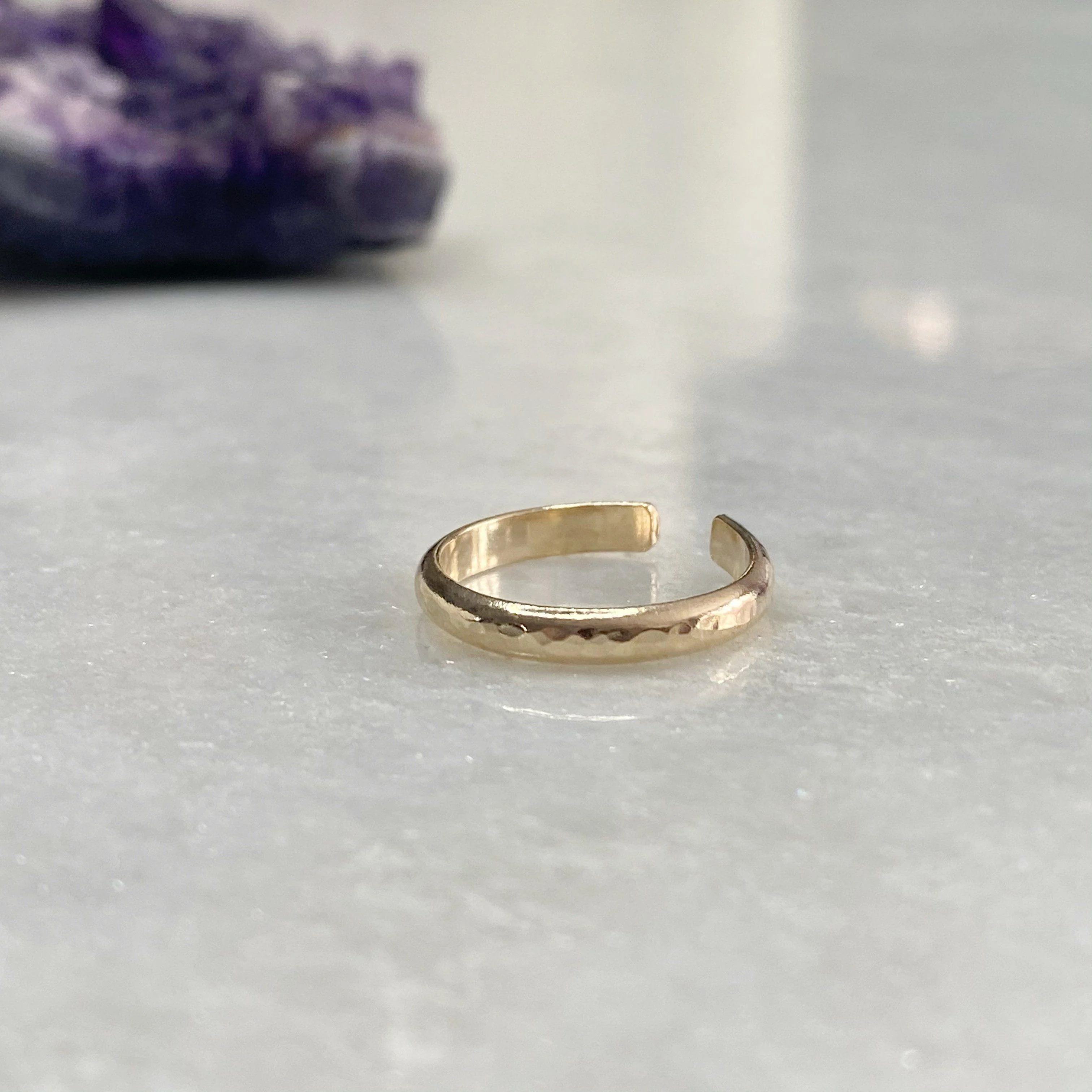 Adjustable Hammered Gold Toe Ring - Image 3