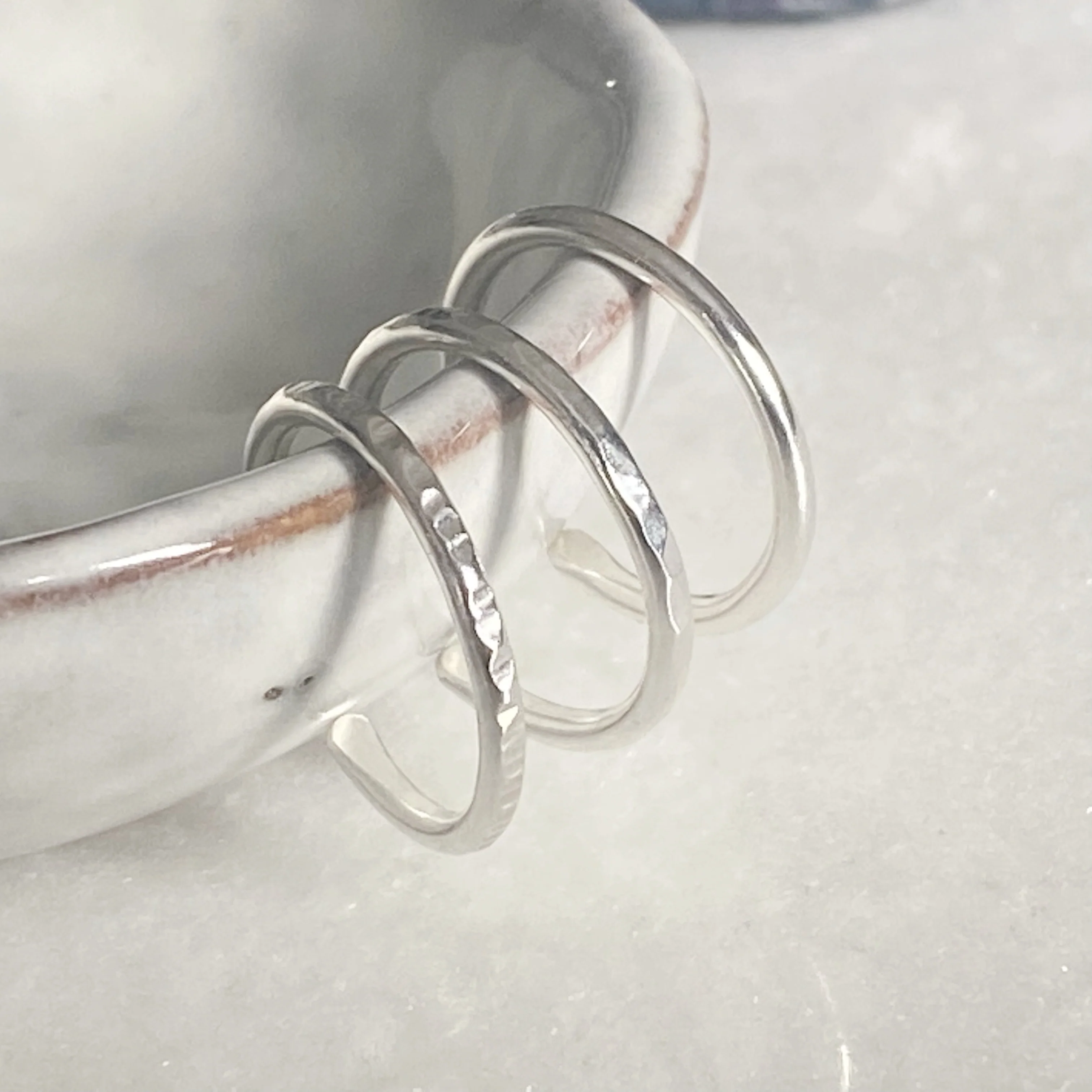 Dainty Hammered Silver Toe Ring - Image 6