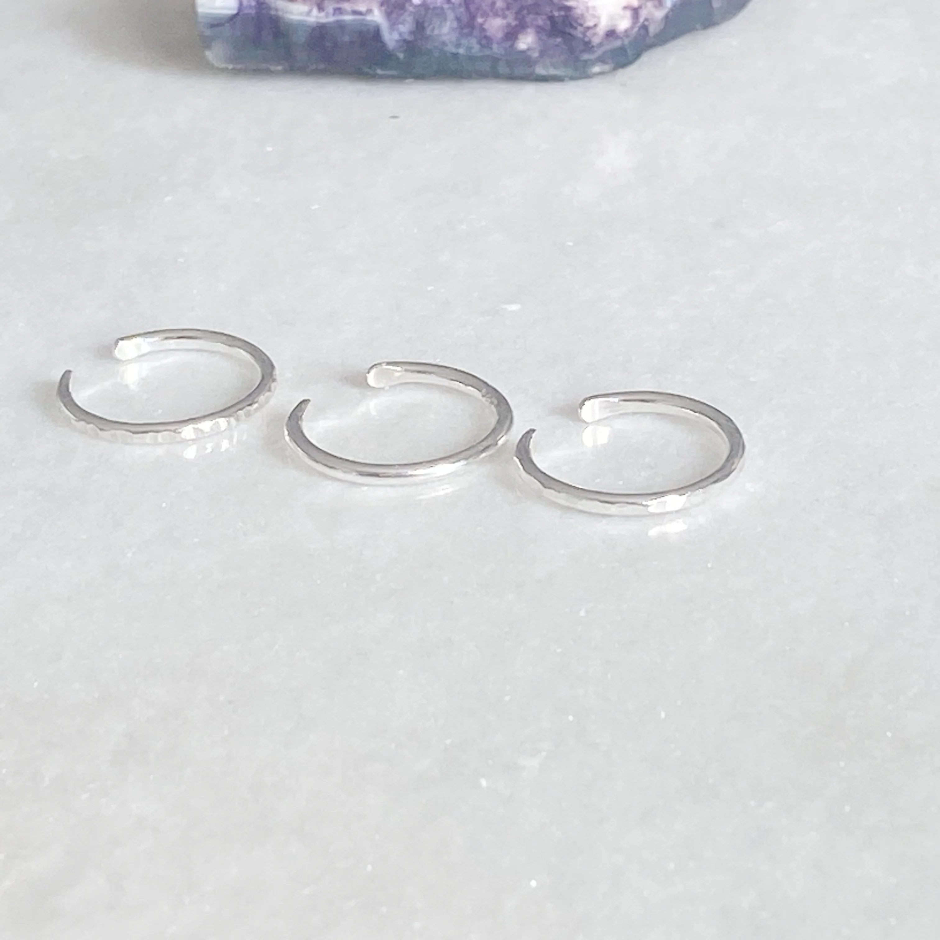 Dainty Hammered Silver Toe Ring - Image 7