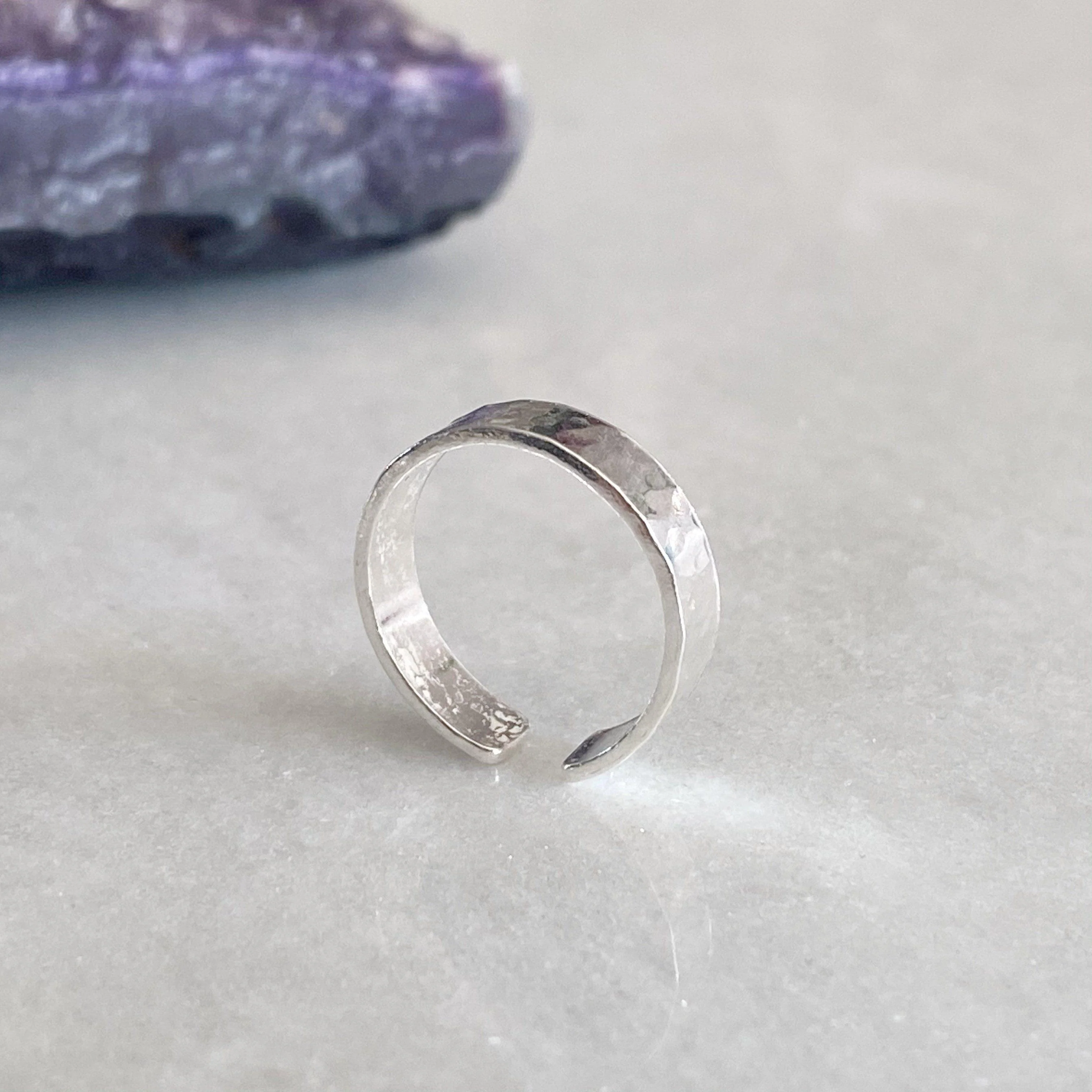 Hammered Flat Profile Silver Toe Ring - Image 4