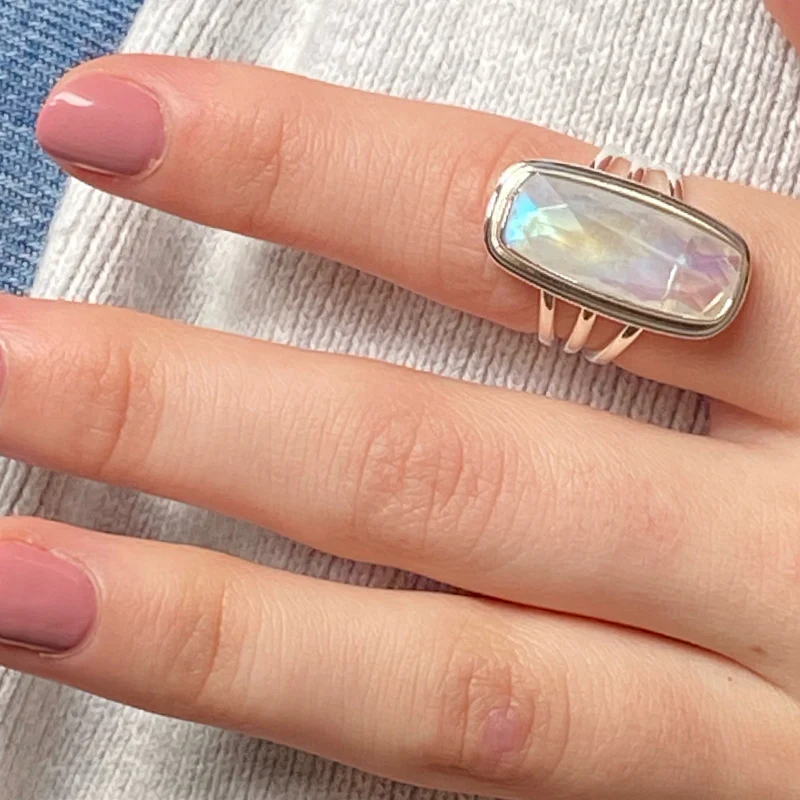 Moonbeam Silver Moonstone Ring - Image 9