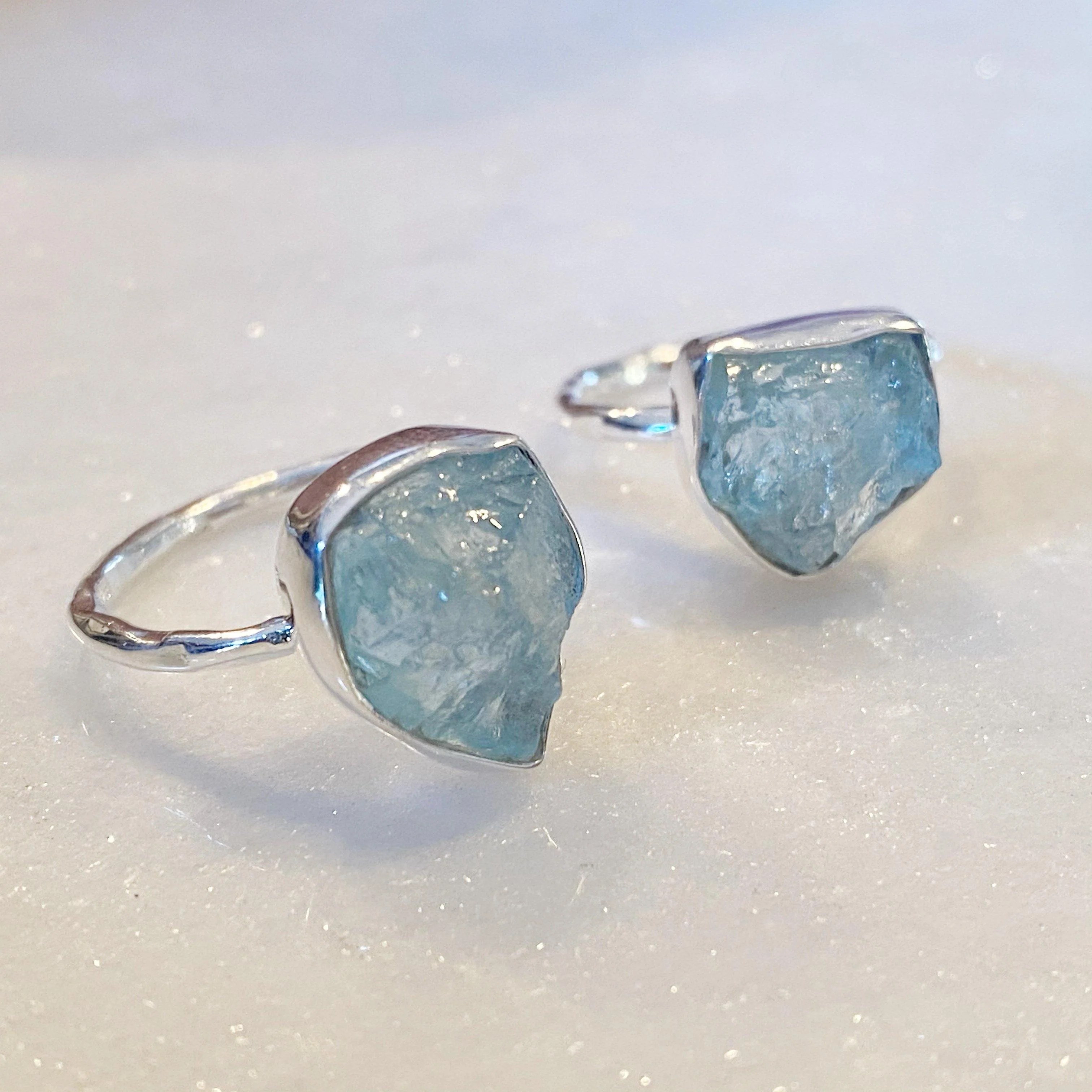 Stunning Raw Cut Aquamarine Ring - Image 4